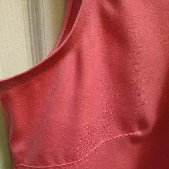 Liz Claiborne hot pink -sleeveless top. - Picture 3 of 4
